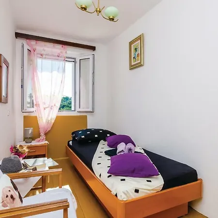 Three-bedroom In Kolocep * Kolocep Island