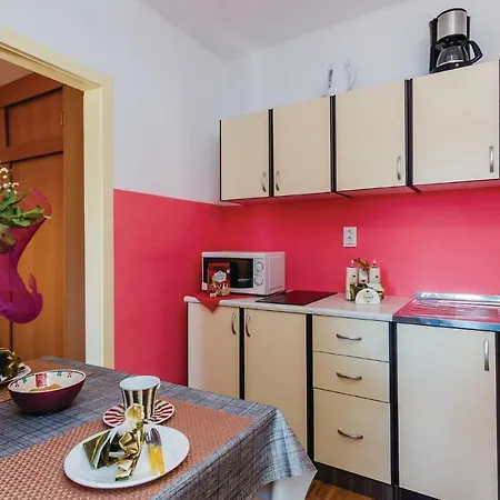 Three-bedroom In Kolocep * Kolocep Island